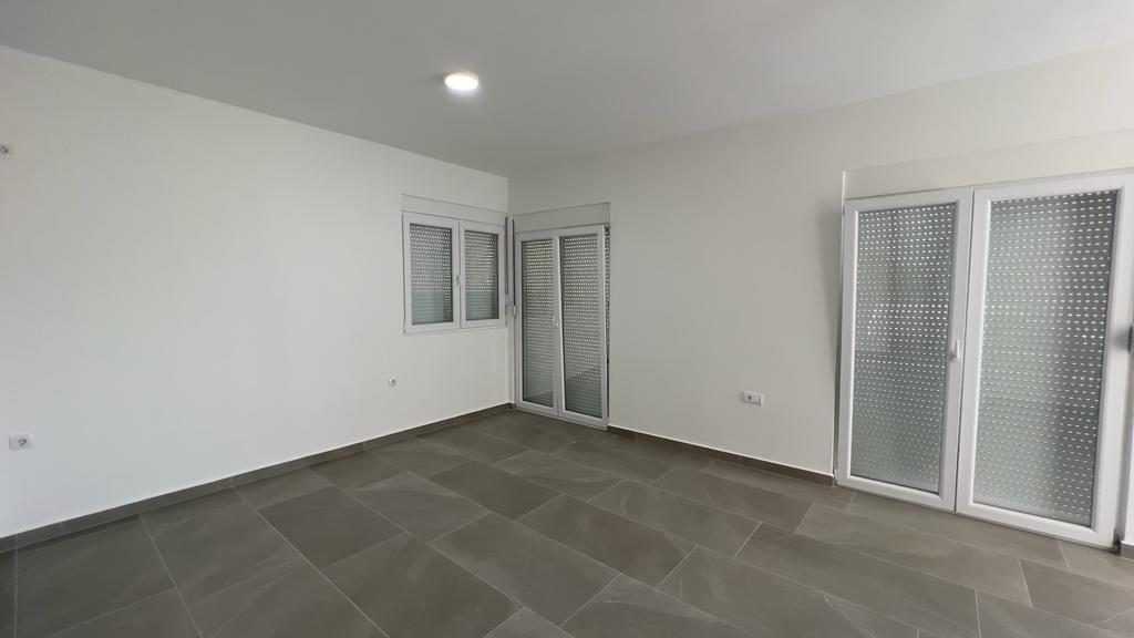Image of House - 4 Bedrooms - 2 Bathrooms for Sale in Ulcin-Donji Stoj-Montenegro, Image 4